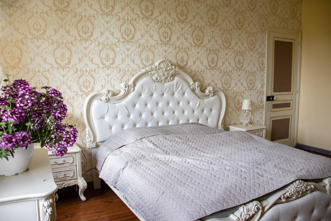 Le Pavillon De St Agnan Hotel Hautefort Екстериор снимка