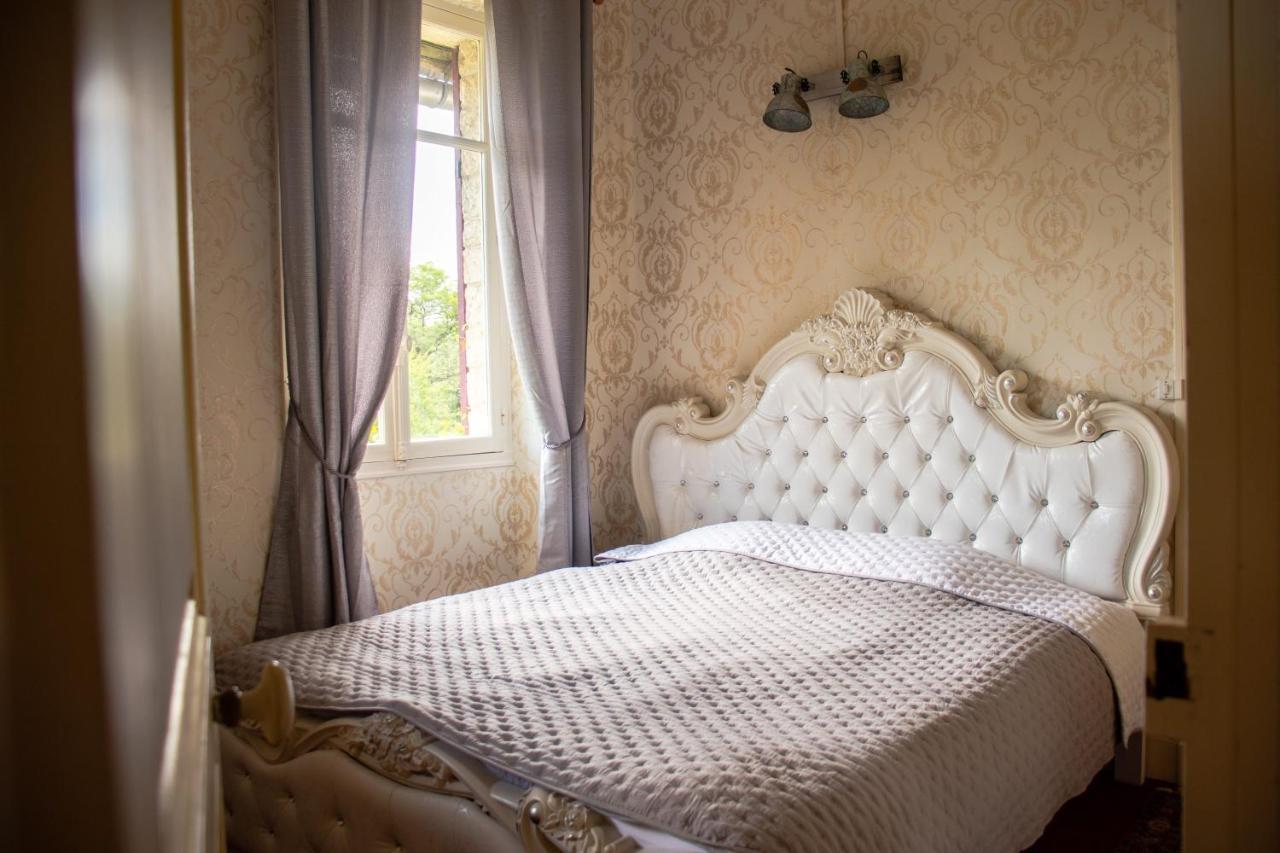 Le Pavillon De St Agnan Hotel Hautefort Екстериор снимка