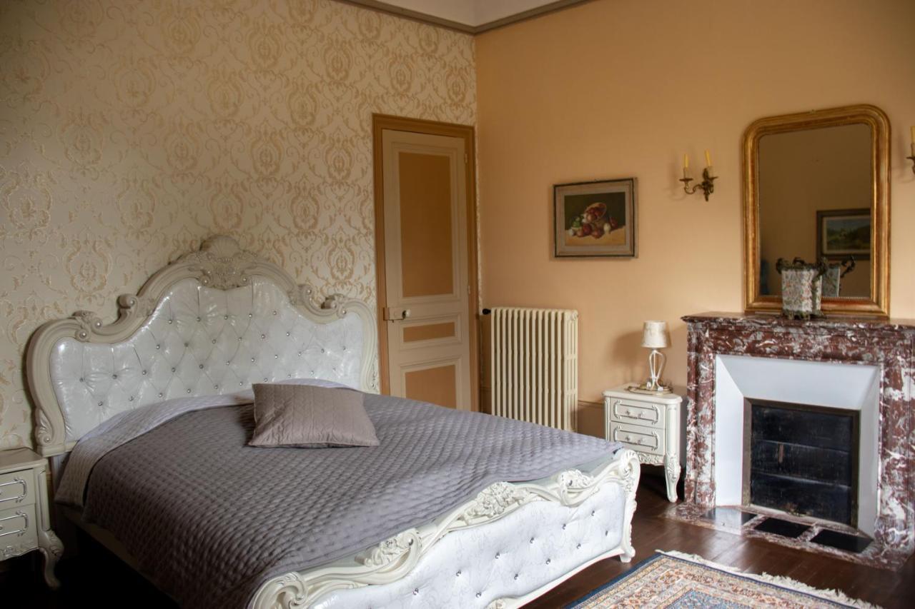 Le Pavillon De St Agnan Hotel Hautefort Екстериор снимка