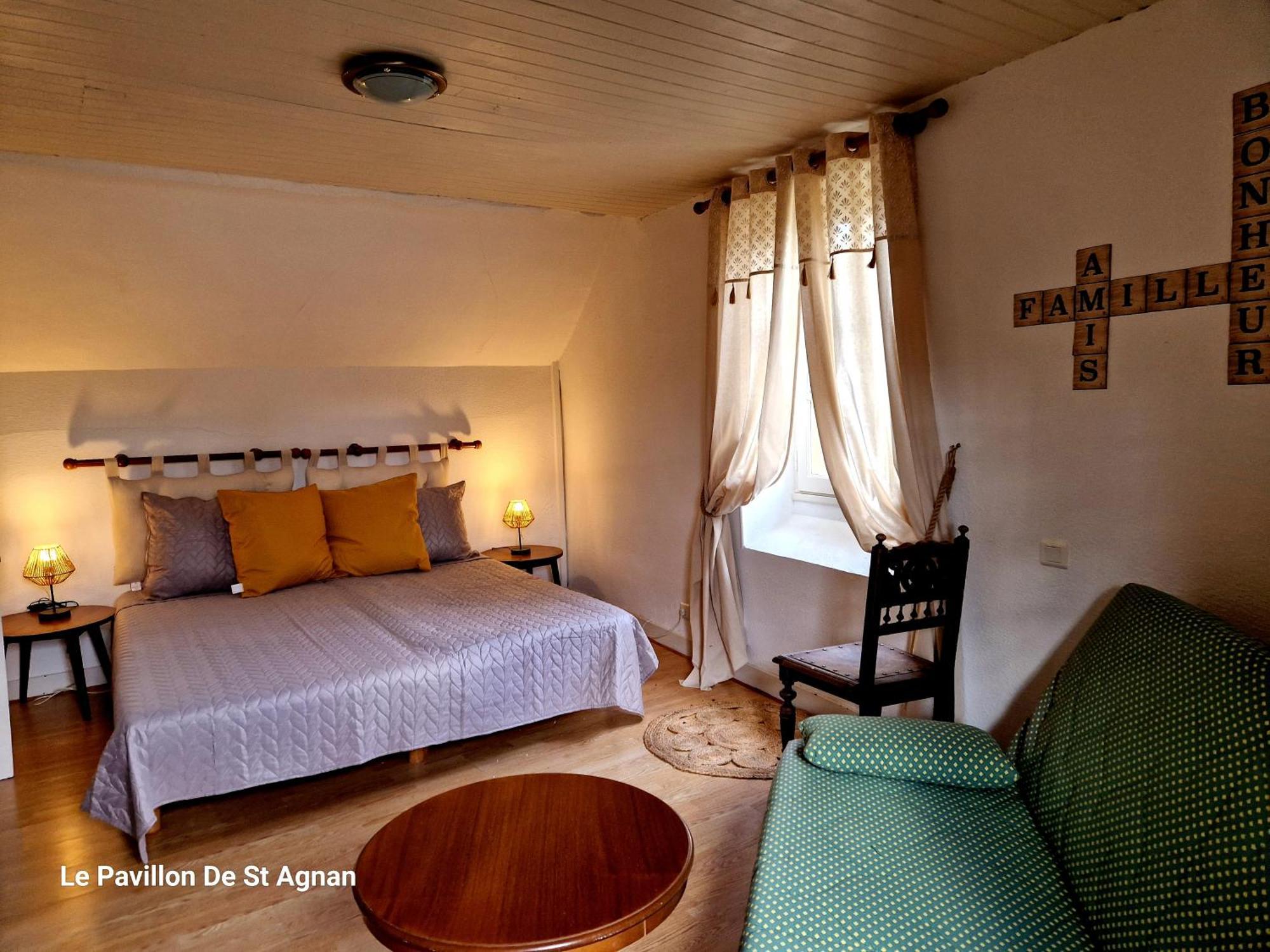 Le Pavillon De St Agnan Hotel Hautefort Екстериор снимка