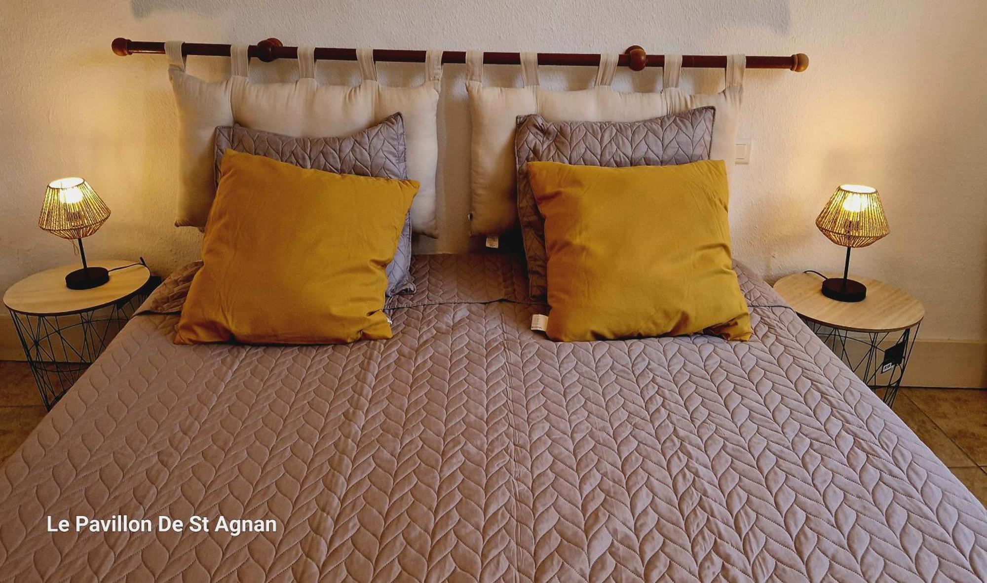 Le Pavillon De St Agnan Hotel Hautefort Екстериор снимка