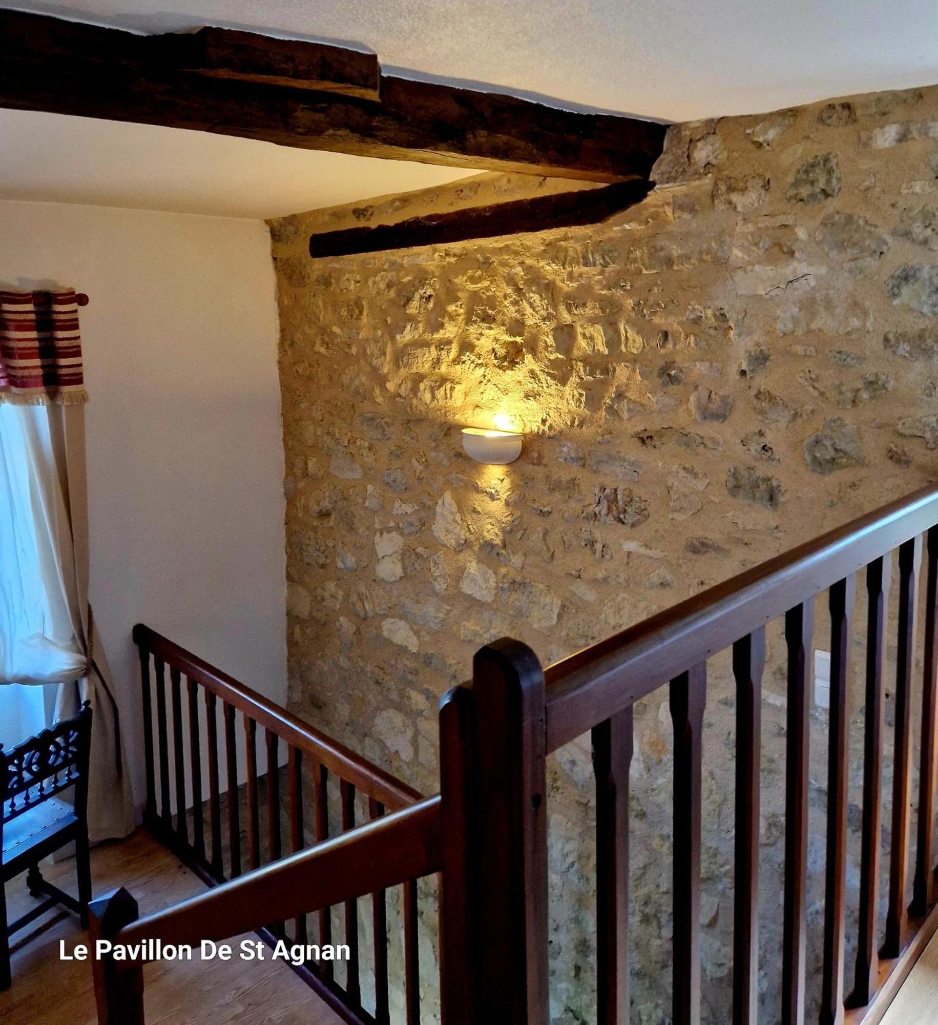 Le Pavillon De St Agnan Hotel Hautefort Екстериор снимка