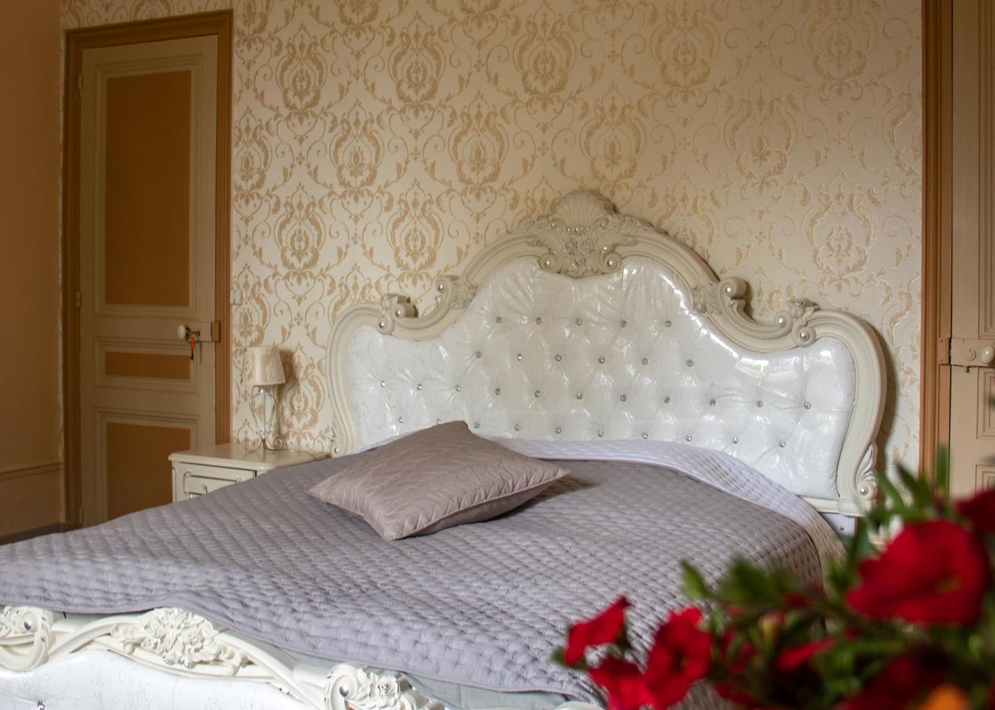 Le Pavillon De St Agnan Hotel Hautefort Екстериор снимка