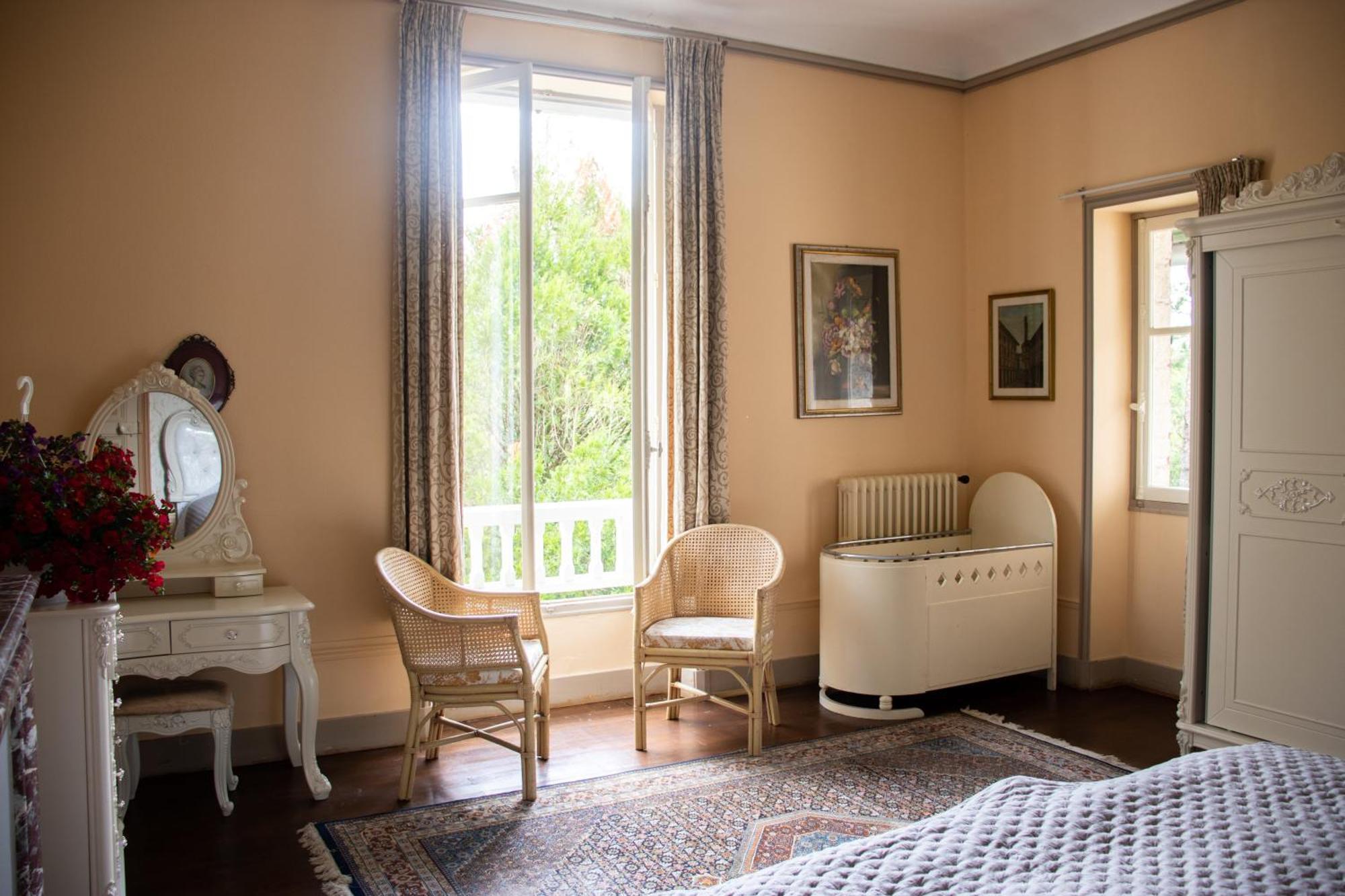 Le Pavillon De St Agnan Hotel Hautefort Екстериор снимка