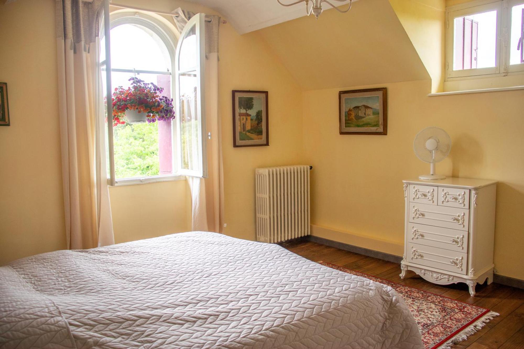 Le Pavillon De St Agnan Hotel Hautefort Екстериор снимка
