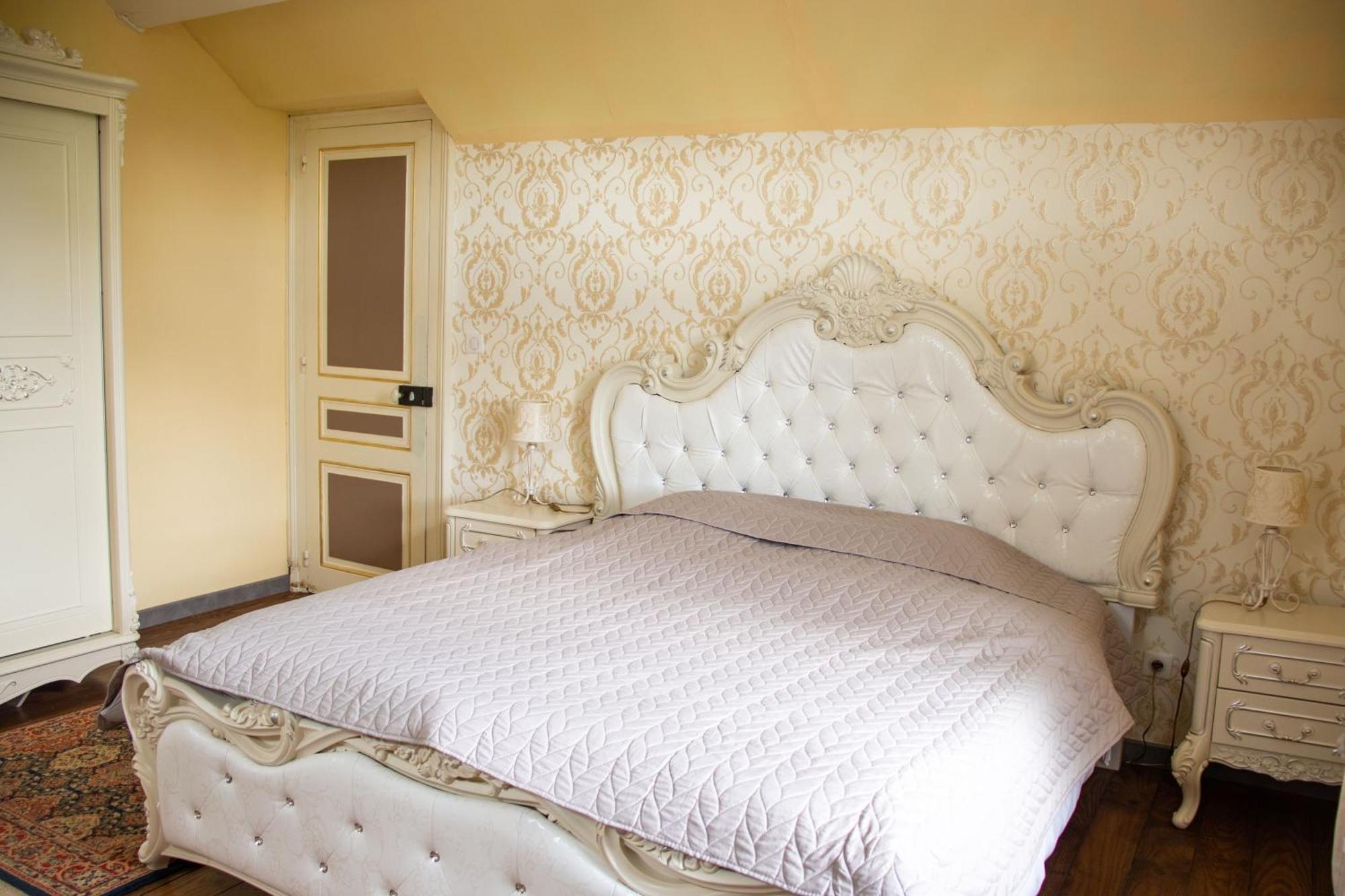 Le Pavillon De St Agnan Hotel Hautefort Екстериор снимка