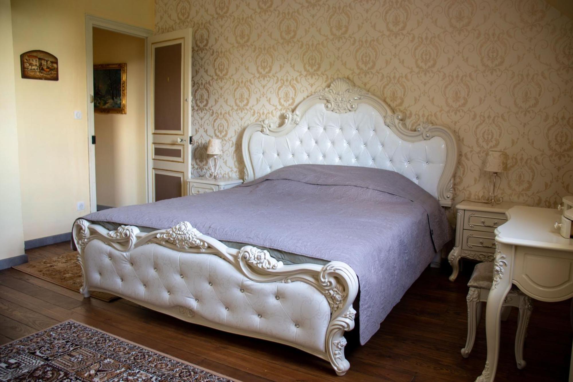 Le Pavillon De St Agnan Hotel Hautefort Екстериор снимка