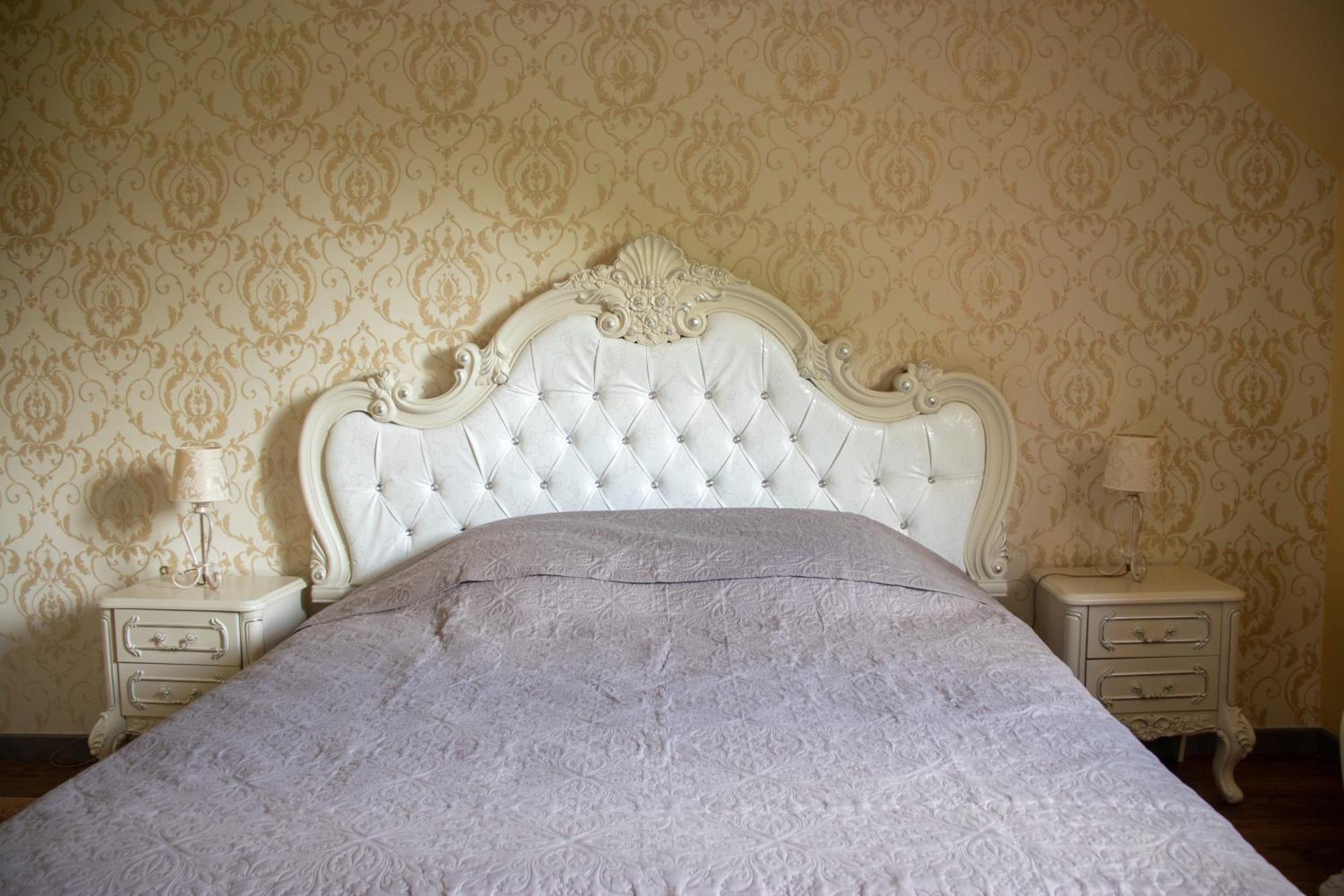 Le Pavillon De St Agnan Hotel Hautefort Екстериор снимка