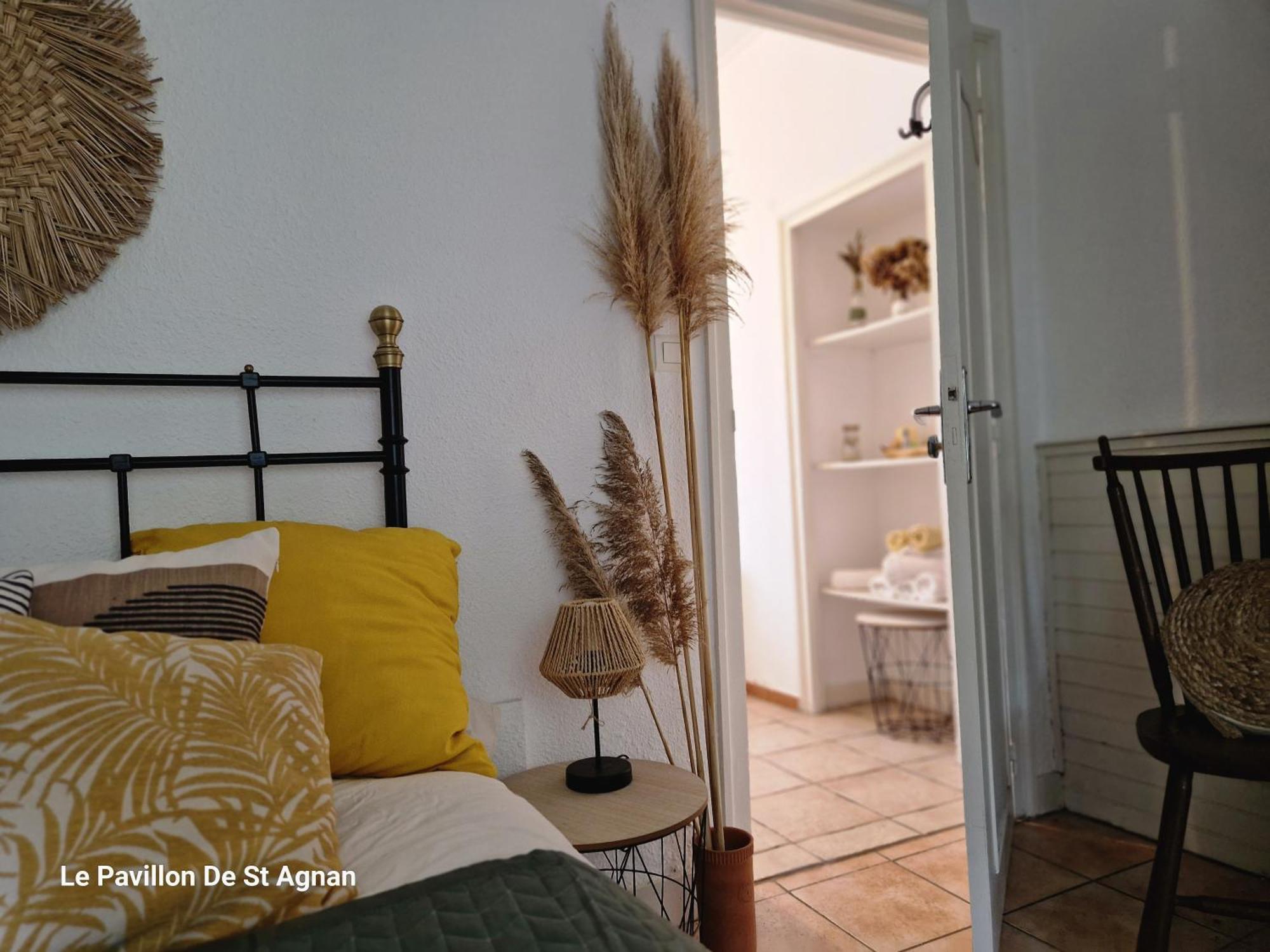 Le Pavillon De St Agnan Hotel Hautefort Екстериор снимка